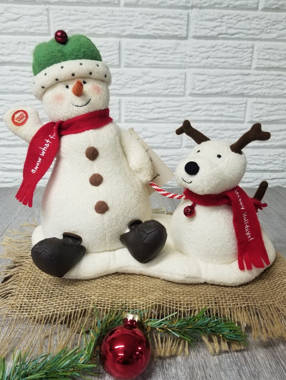 Hallmark Jingle Pals Animated Singing Plush